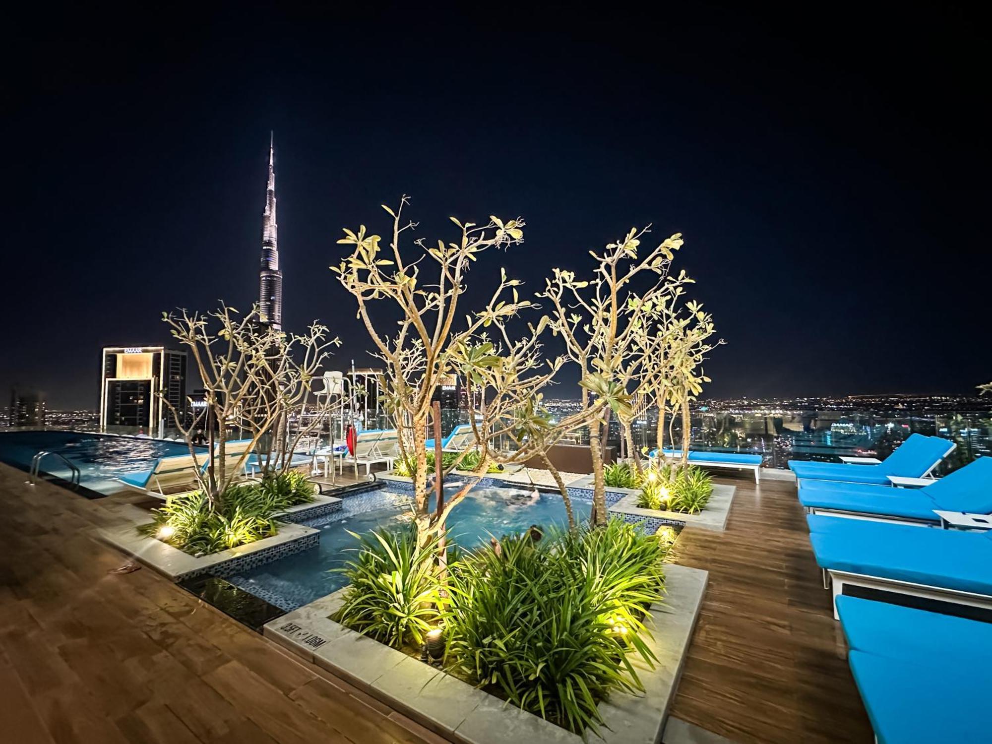 New 2 Bed Burj Khalifa View, 64th Floor Infinity Pool Dubai